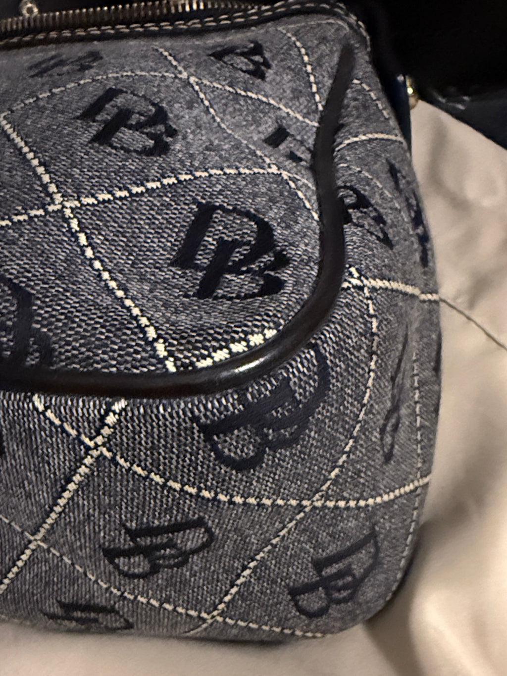 Dooney & Bourke Signature Hobo