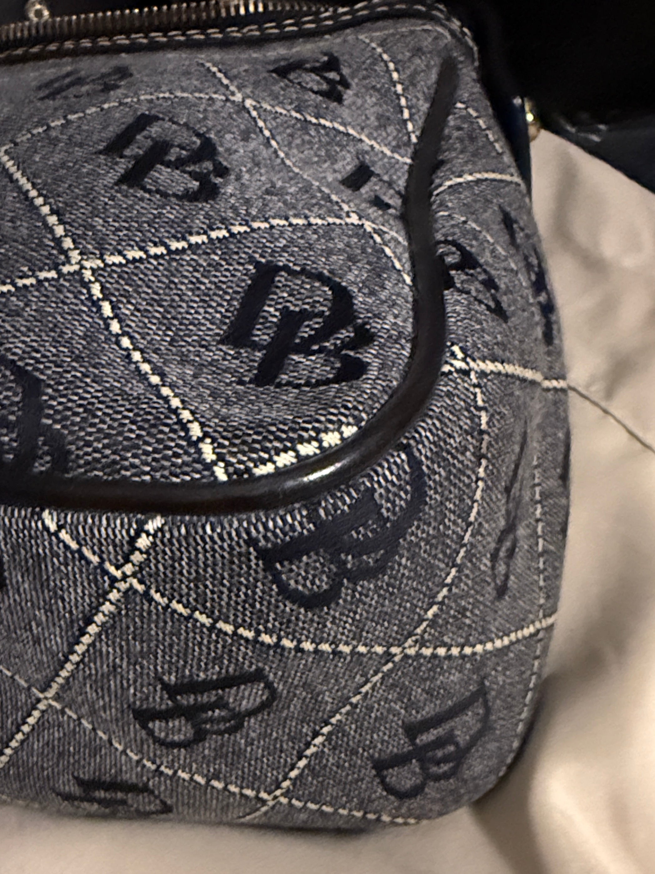 Dooney & Bourke Signature Hobo