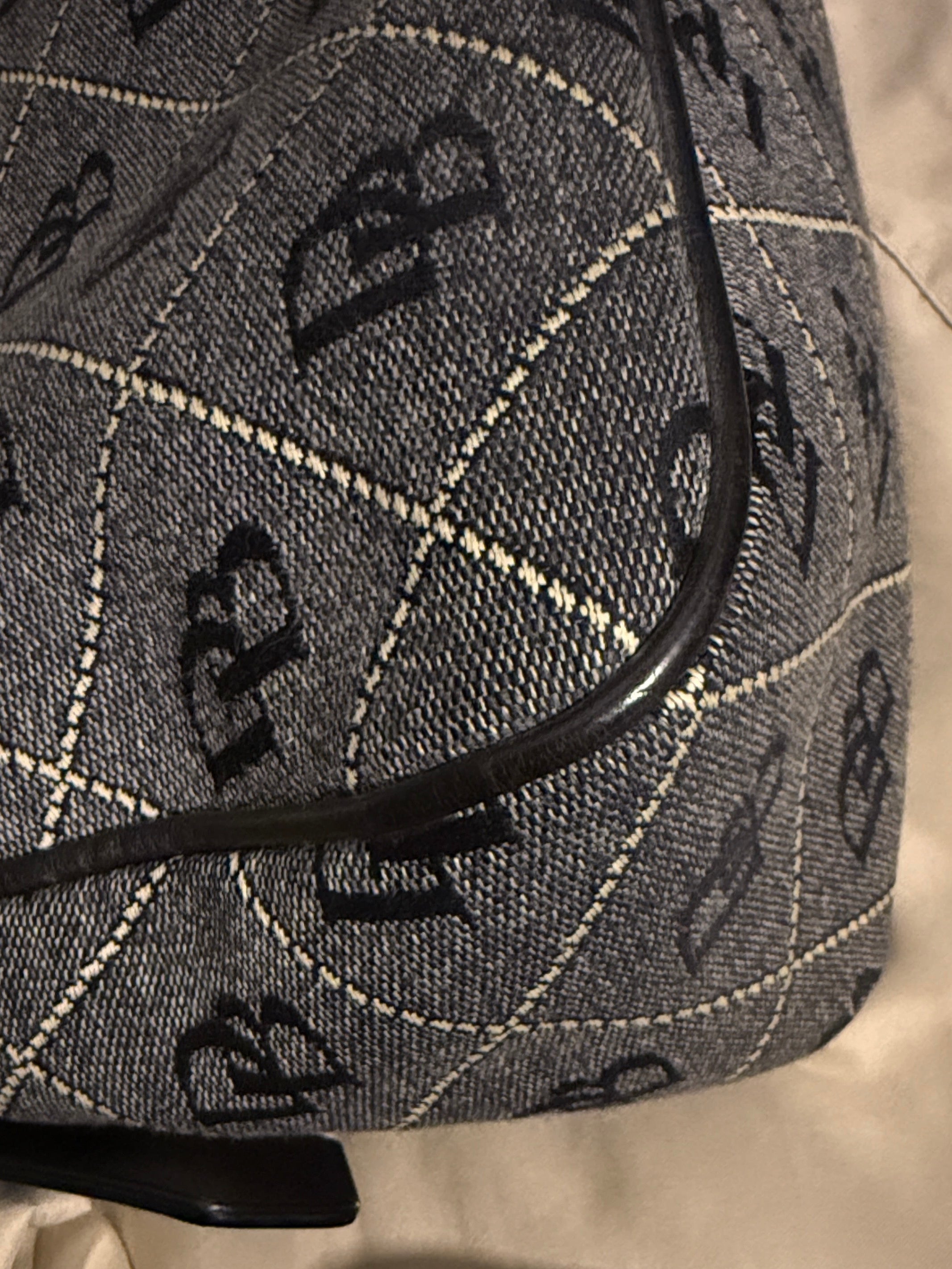 Dooney & Bourke Signature Hobo