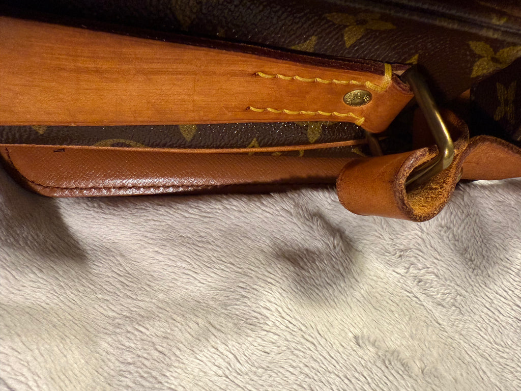 Louis Vuitton Cartouchiere GM Shoulder Bag