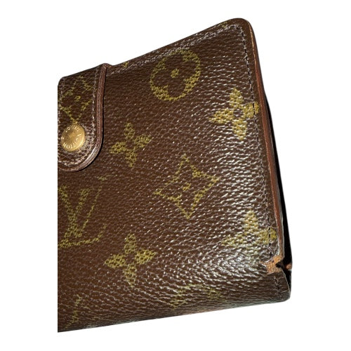 Louis Vuitton Kiss lock Wallet